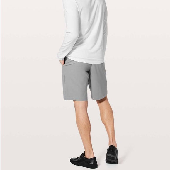 NWT Lululemon Commission Short Relaxed - Picture 2 of 10